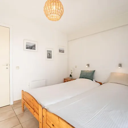 Apartment Sirius With Parking And Shared Pool By Interhome