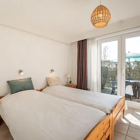 Apartment Sirius With Parking And Shared Pool By Interhome