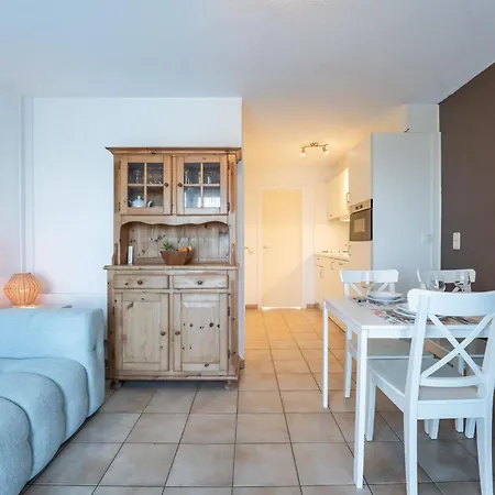 Sirius With Parking And Shared Pool By Interhome Apartment *