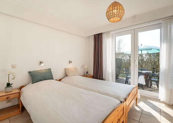 Apartment Sirius With Parking And Shared Pool By Interhome