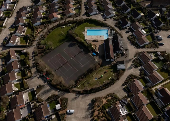 Apartment Sirius With Parking And Shared Pool By Interhome