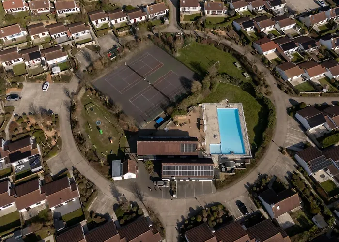 Sirius With Parking And Shared Pool By Interhome *